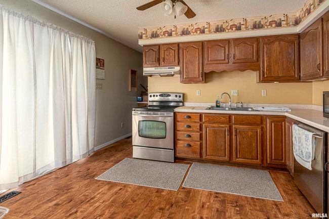1202 S Hadfield St, House other with 3 bedrooms, 2 bathrooms and null parking in Marion IL | Image 7
