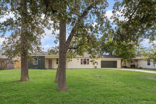 3709 Brookwoods Dr, Houston, TX, 77092-8317 | Card Image