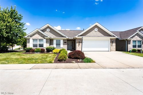 457 Harvest Ln, Seven Hills, OH, 44131-5744 | Card Image