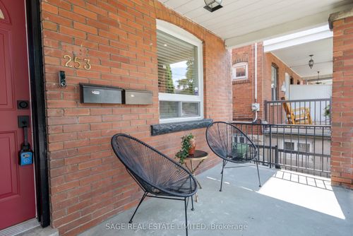 253 Mcroberts Ave, Toronto, ON, M6E4P3 | Card Image