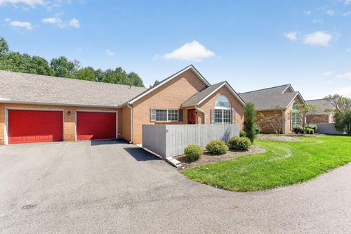5740 Black Walnut Dr, Gahanna, OH, 43230-4223 | Card Image