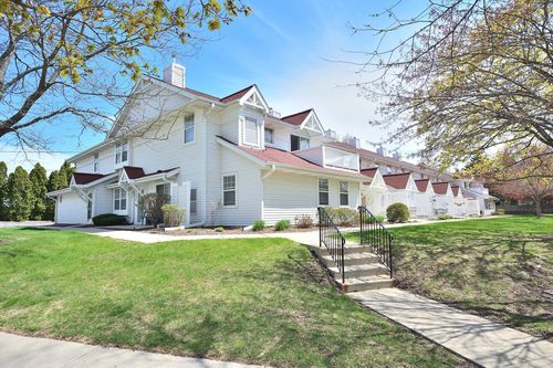 5970 S Crosswinds Dr, Cudahy, WI, 53110-3420 | Card Image