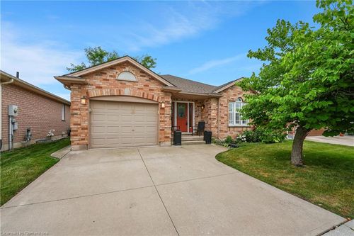 3910 Rainbow Lane, Vineland, ON, L0R2C0 | Card Image