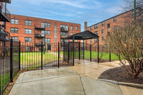 apt-1a-5232 Campbell Ave, Chicago, IL, 60625-2416 | Card Image