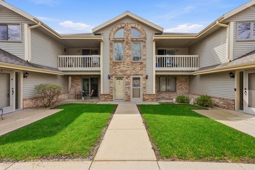 2112 Woodburn Rd, Waukesha, WI, 53188-7501 | Card Image