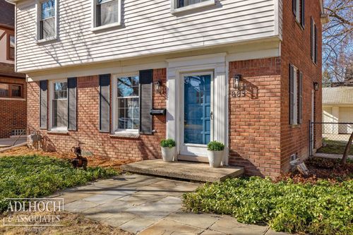 883 Lakepointe St, Grosse Pointe Park, MI, 48230-1707 | Card Image