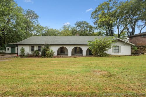 913 Sandstone Dr, Bartlesville, OK, 74006-4422 | Card Image