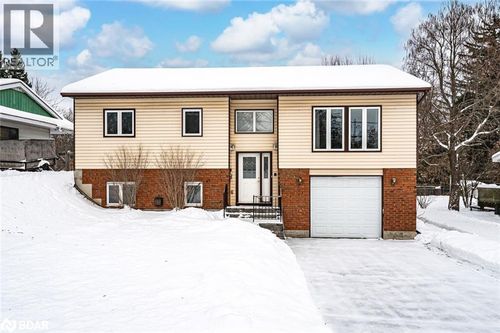 325 Ouida St, Waubaushene, ON, L0K2C0 | Card Image