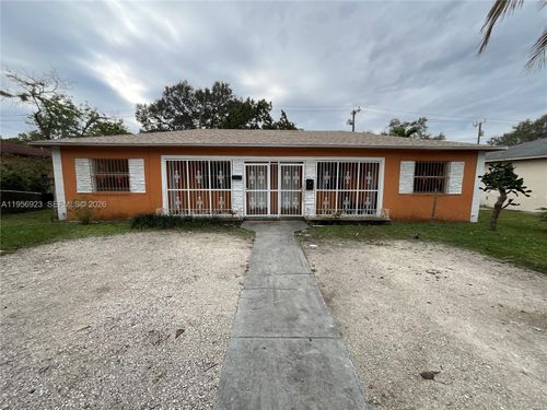 650-648 Ne 139th St, North Miami, FL, 33161-3141 | Card Image