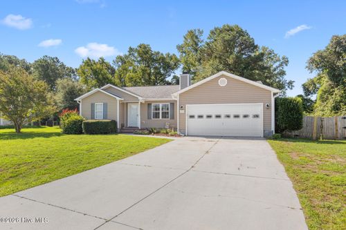 207 Concord Ln, Richlands, NC, 28574-6232 | Card Image