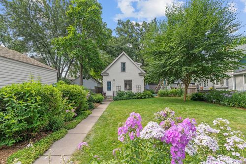 1830 Hewitt Ave, Saint Paul, MN, 55104-1020 | Card Image