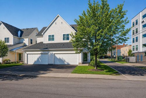 2433 Columbus Ct, Minneapolis, MN, 55404-3724 | Card Image