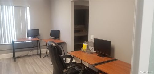 1200 W Court St, Flint, MI, 48503-5006 | Card Image