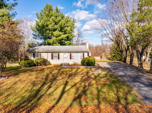 460 Massanutten Dr, EDINBURG, VA, 22824-3027 | Card Image