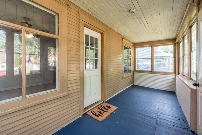 Porch | Image 11