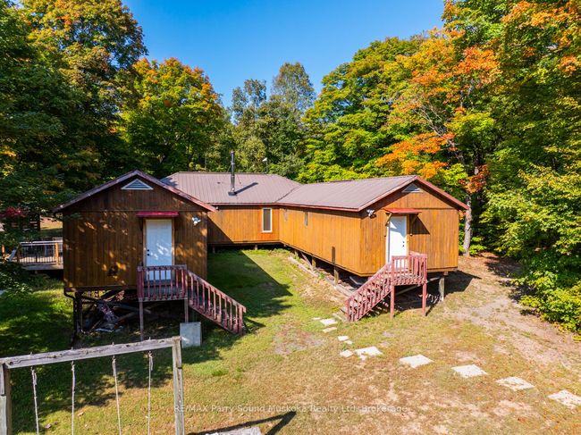 1099 Bunny Trail, House other with 6 bedrooms, 2 bathrooms and 10 parking in Dunchurch ON | Image 8