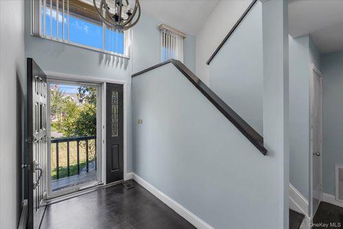 34 Sedgemere Rd, Center Moriches, NY, 11934-3414 | Card Image