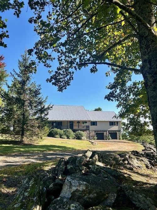 372 Snow Mountain Ln, Fancy Gap, VA, 24328-4340 | Card Image