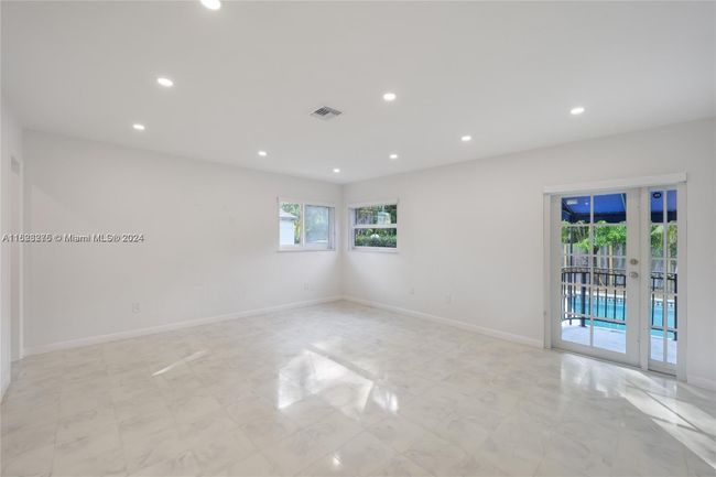 111 E 1st Ct, House other with 3 bedrooms, 3 bathrooms and null parking in Miami Beach FL | Image 16