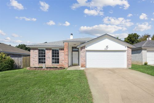 8183 Spruce Valley Dr, Fort Worth, TX, 76137-1296 | Card Image