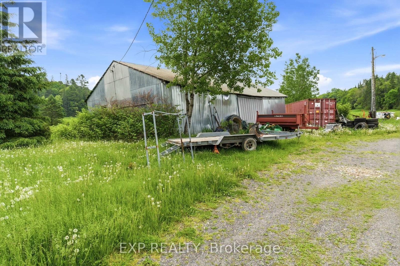Residential in Muskoka Lakes (Cardwell) 5