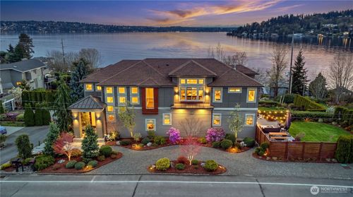 3319 Burnett Ave N, Renton, WA, 98056-1930 | Card Image