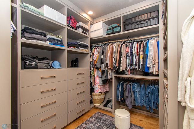 Primary Closet | Image 47