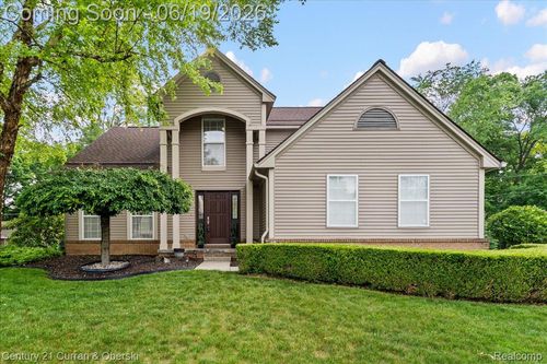 4630 Commerce Woods Dr, Commerce Twp, MI, 48382-3880 | Card Image