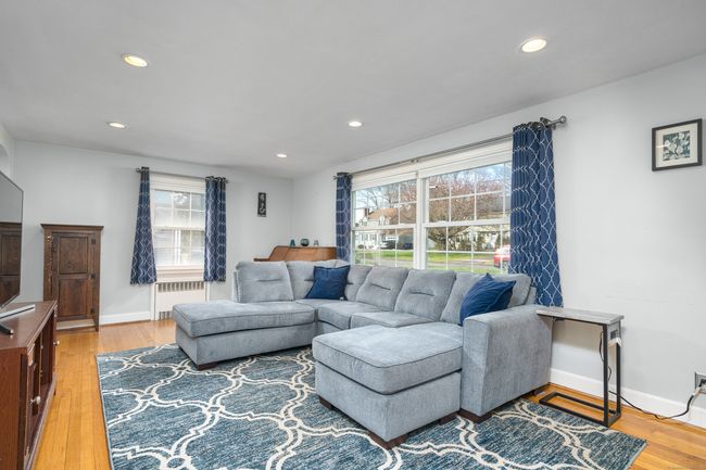 Bright Living room, new HUGE windows, gleaming hardwood floors | Image 4