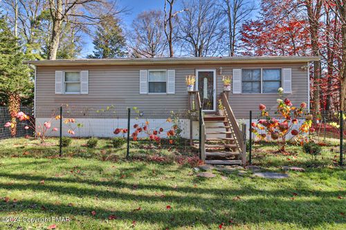 1167 Trapper Ln, Pocono Summit, PA, 18346-7648 | Card Image
