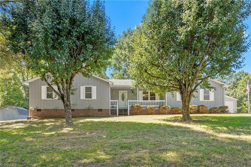 914 Ferndale Dr, Thomasville, NC, 27360-5606 | Card Image