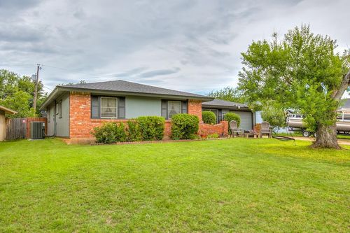 3321 Westover Ter, San Angelo, TX, 76904-6028 | Card Image