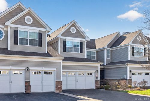 33 Pritchard Ct, Fishkill, NY, 12524-3735 | Card Image