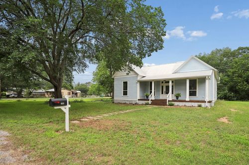 306 Rivers Street, Smithville, TX, 78957 | Card Image