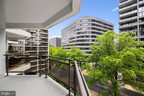 apt-617-1530 Key Blvd, ARLINGTON, VA, 22209-1538 | Card Image