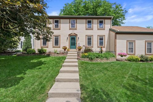 1237 Cavalier Drive, Waukesha, WI, 53186 | Card Image