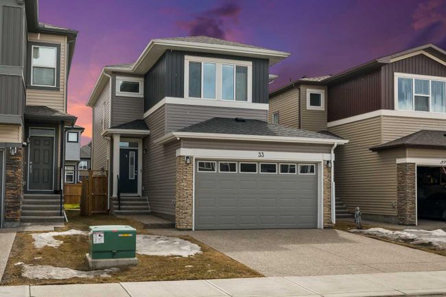33 Savanna Row Ne, Home with 4 bedrooms, 3 bathrooms and 2 parking in Calgary AB | Image 2