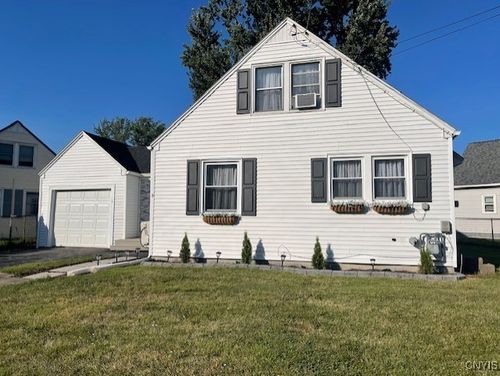 5 Wyncrest Dr, East Syracuse, NY, 13057-1709 | Card Image