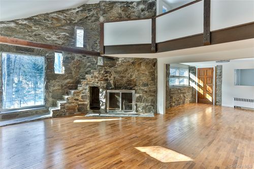 271 Colonel Greene Rd, Yorktown Heights, NY, 10598-6024 | Card Image