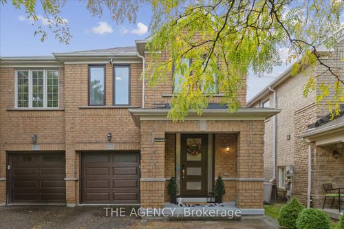 908 Oaktree Cres, Newmarket, ON, L3X2Z1 | Card Image