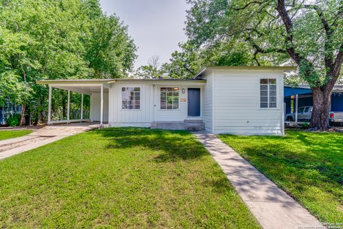 135 Englewood Dr, San Antonio, TX, 78213-4429 | Card Image