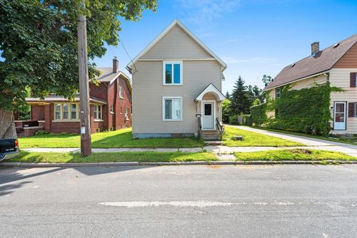 921 S 18th Street, Manitowoc, WI, 54220 | Card Image