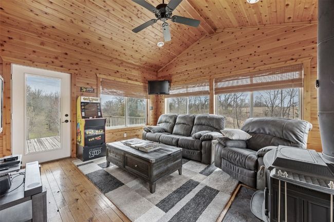 1321 Hickory Hollow Rd Ne, House other with 4 bedrooms, 3 bathrooms and null parking in Solon IA | Image 35