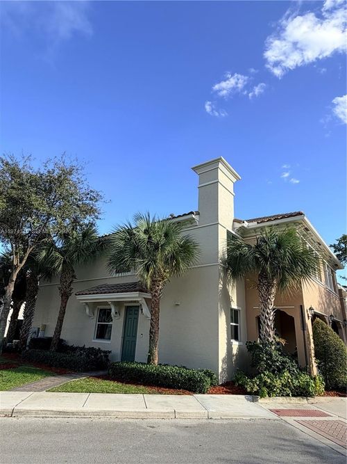 2970 St John Dr, Hollywood, FL, 33024-8572 | Card Image