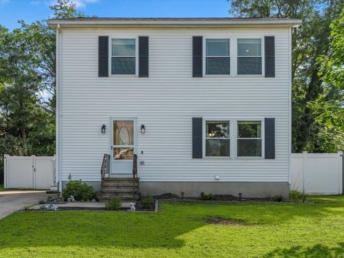6 Buttonwood Ln, Acushnet, MA, 02743-2730 | Card Image