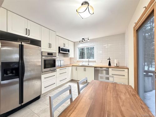 15 Norfolk Ct, Rock Hill, NY, 12775-6111 | Card Image