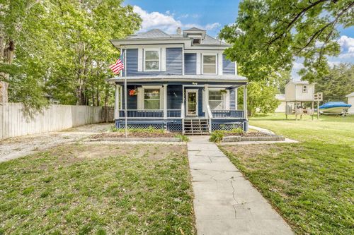 328 E 8th St, Newton, KS, 67114-2708 | Card Image