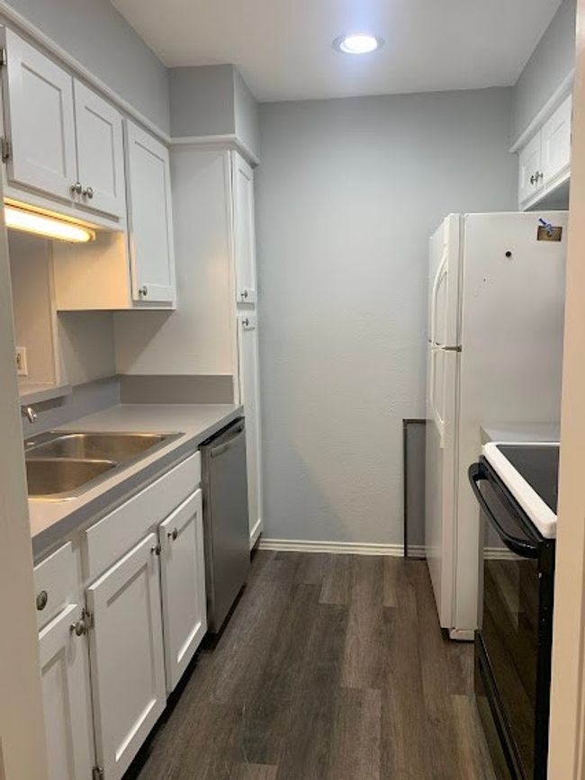 APT-255 - 5100 Verde Valley Ln, Condo with 2 bedrooms, 2 bathrooms and null parking in Dallas TX | Image 13