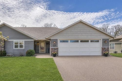 10885 21st Ave, Chippewa Falls, WI, 54729-6787 | Card Image