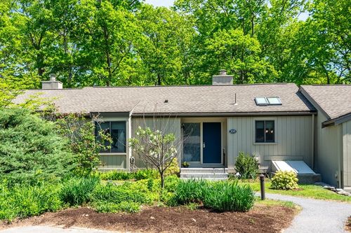 235-235 Aspen Cir, Lincoln, MA, 01773-4921 | Card Image